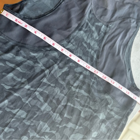NWOT Lululemon camo tank - Picture 7 of 8